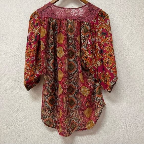 Anthropologie Figs & Flower Sheer Red Floral 3/4 Sleeve Blouse Sz S - Picture 3 of 3
